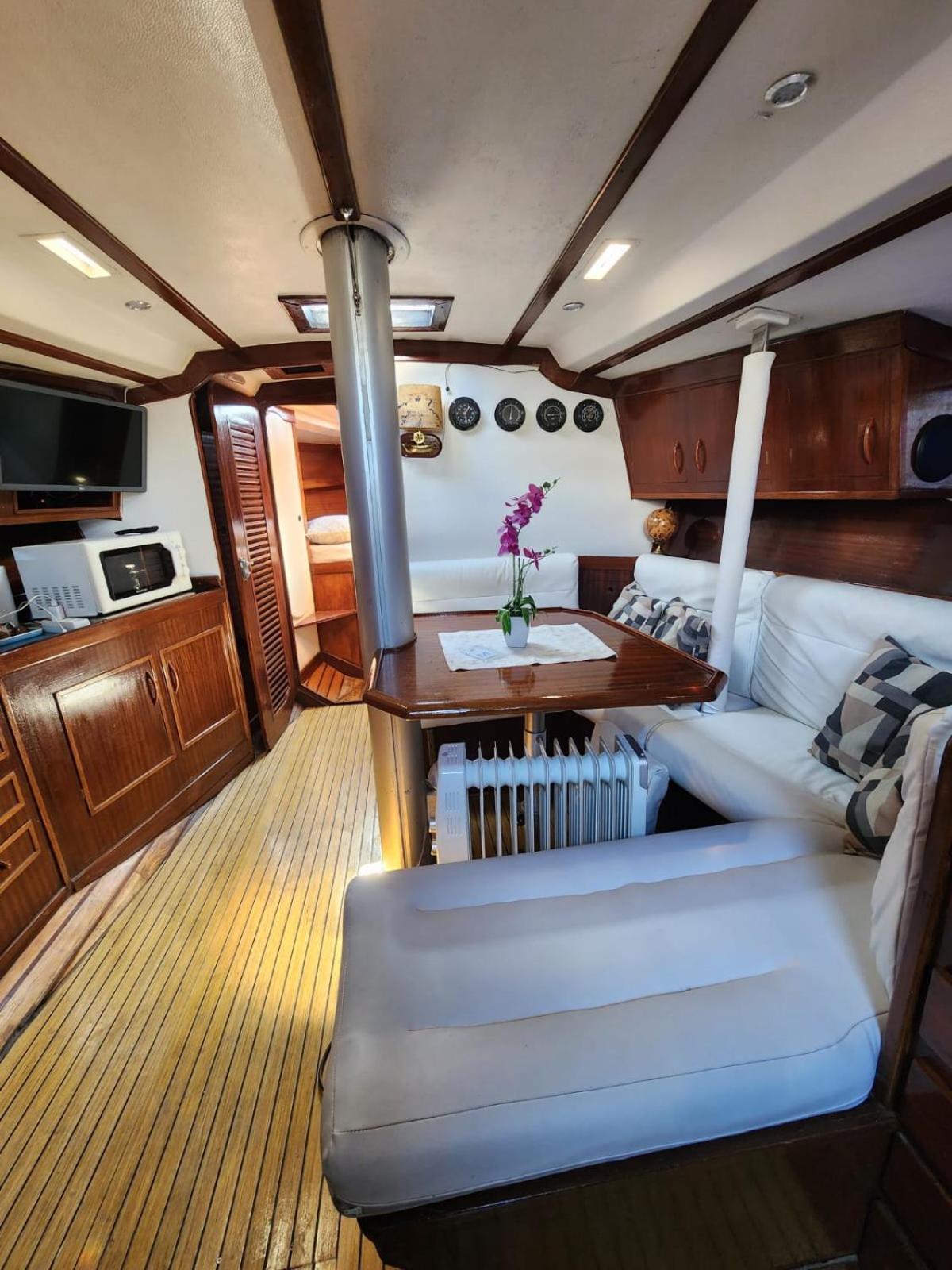 Sailboat Home บาร์เซโลนา ภายนอก รูปภาพ
