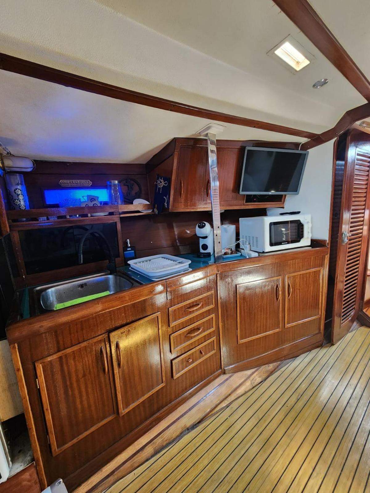 Sailboat Home บาร์เซโลนา ภายนอก รูปภาพ